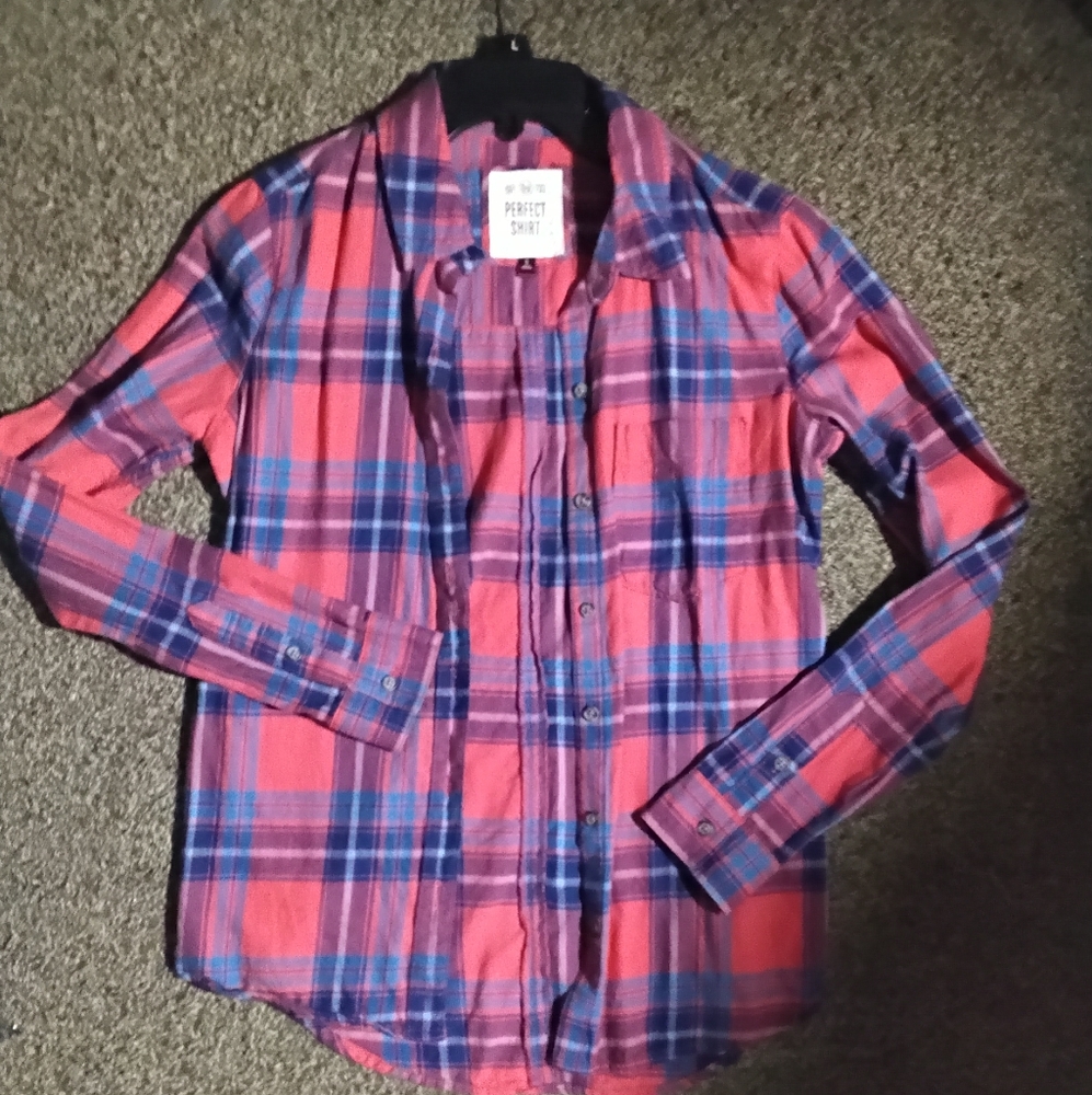 Butoom up like new flannel long sleeve